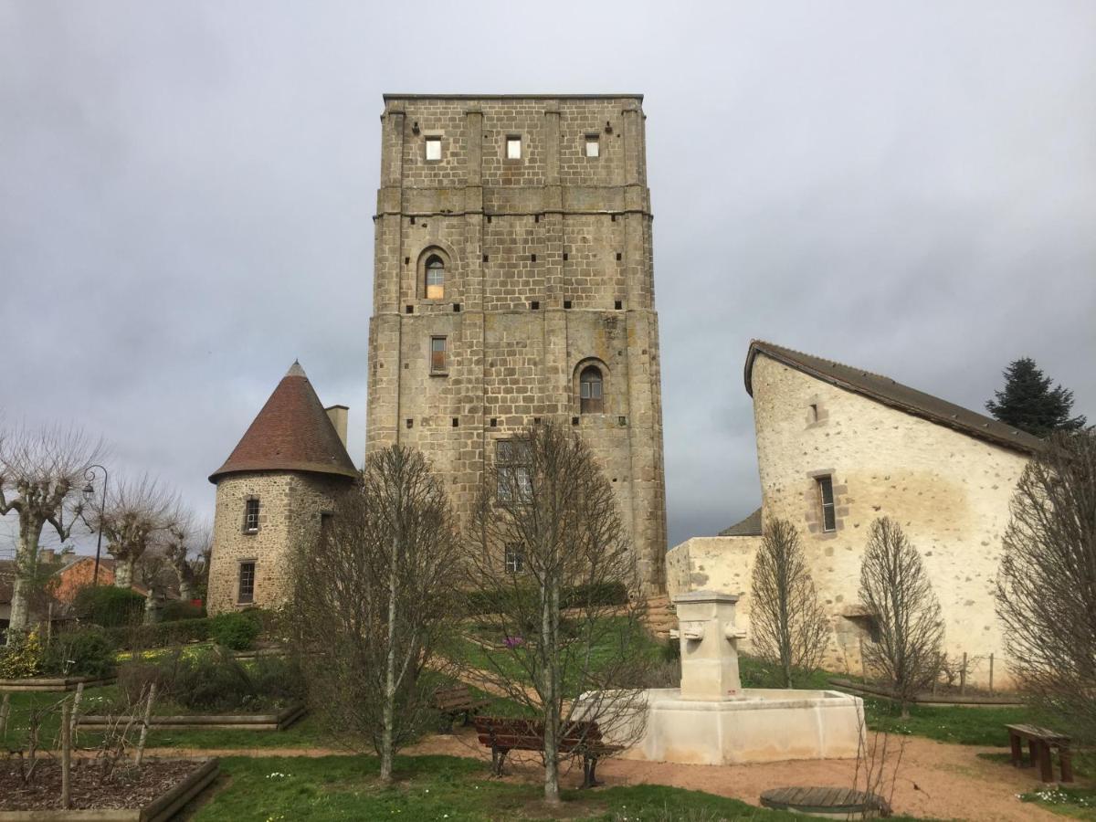 Les Maitres Sonneurs Bed & Breakfast Huriel Exterior photo