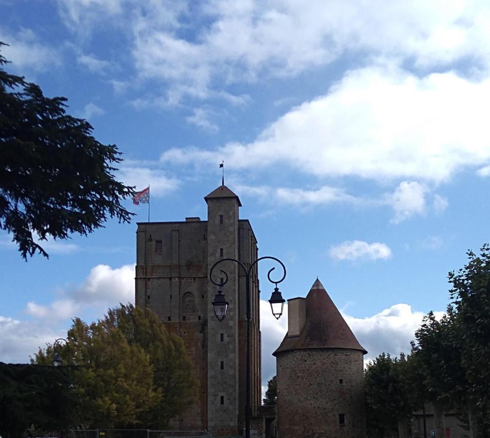 Les Maitres Sonneurs Bed & Breakfast Huriel Exterior photo